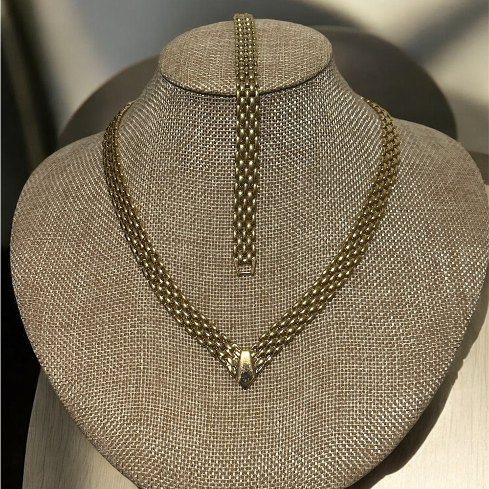 Vintage Avon Elegant Gold Tone Necklace and Bracelet Set